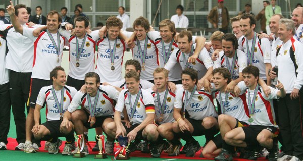 Die glücklichen Sieger. Foto: Vino John