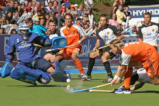 &copy; Herbert Bohlscheid � www.sportfoto.tv und Wolfgang Quednau � www.hockeyimage.net