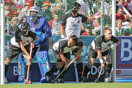 &copy; Herbert Bohlscheid � www.sportfoto.tv und Wolfgang Quednau � www.hockeyimage.net