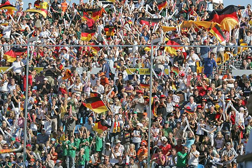 &copy; Herbert Bohlscheid � www.sportfoto.tv und Wolfgang Quednau � www.hockeyimage.net