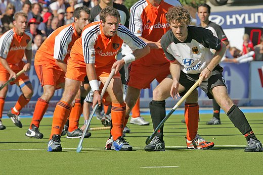 &copy; Herbert Bohlscheid � www.sportfoto.tv und Wolfgang Quednau � www.hockeyimage.net