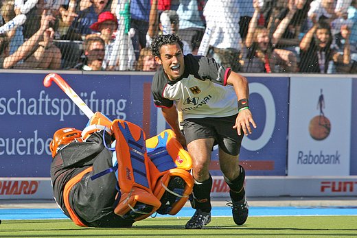 &copy; Herbert Bohlscheid � www.sportfoto.tv und Wolfgang Quednau � www.hockeyimage.net