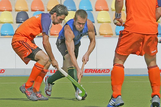 &copy; hockeyimage.net
