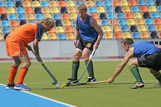 &copy; hockeyimage.net